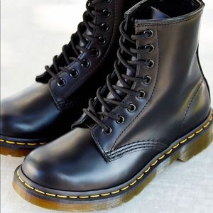 Dr. Marten 1460 smooth boot